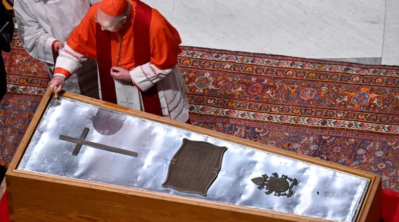 Sellado del ataúd del Papa Francisco