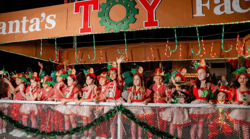 El Colegio de la Sierra celebra su novena versión del Desfile Navideño “Once Upon a Time”