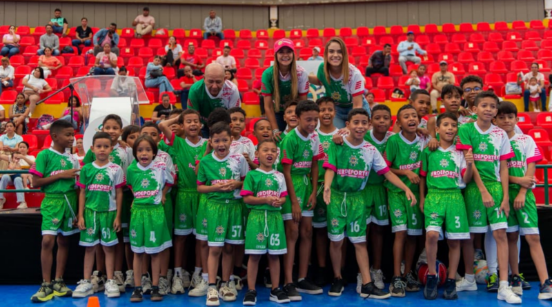 600 menores en el Cesar reciben uniformes para fortalecer su formación deportiva