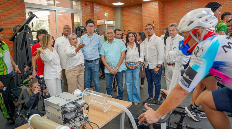 Ministro de Educación participa en inicio de obras y entrega de espacios académicos en la UPC