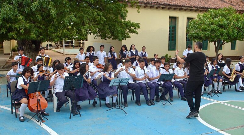 Banda Sinfónica del Loperena se suma al homenaje al Binomio de Oro con versión sinfónica de ‘Olvídala’