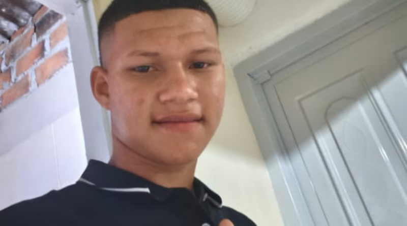 “Esperaba cumplir 18 años para entrar a la Policía”: tía de joven fallecido en accidente en Valledupar