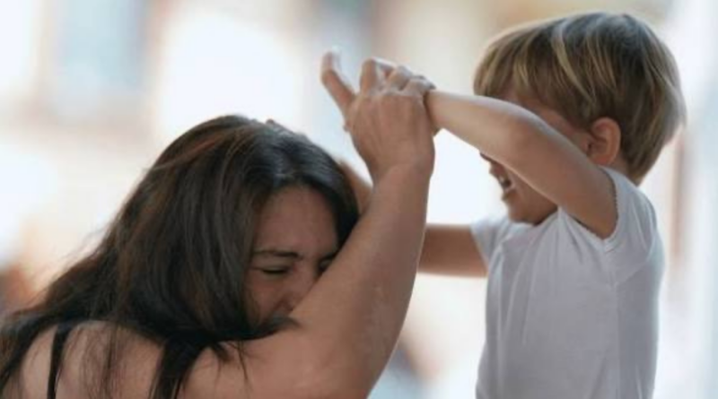 «Quiero más comida»: la agresión de un niño a su madre que conmociona las redes