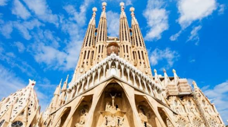 La Sagrada Familia hace historia: el Papa León XIV consagra la Torre de Jesús en Barcelona