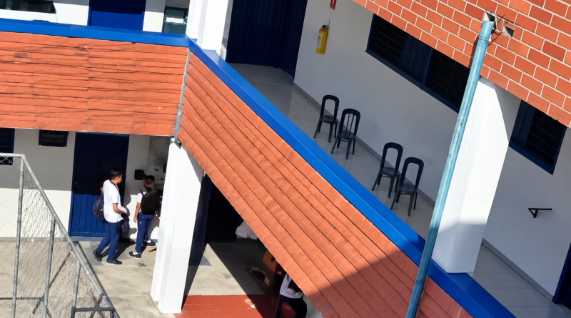 Dos hombres fueron capturados tras incidente en colegio de Medellín
