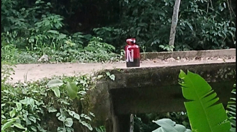 Alerta en La Jagua de Ibirico: hallan cilindro con siglas atribuidas al ELN sobre puente de Caño Blanco