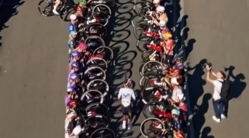 Nairo Quintana recibe homenaje en Italia durante su despedida del ciclismo profesional