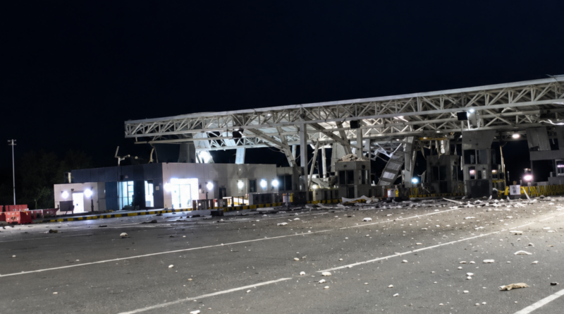Carro bomba destruyó casetas del peaje San Pedro en Casanare: reportan trabajadoras heridas